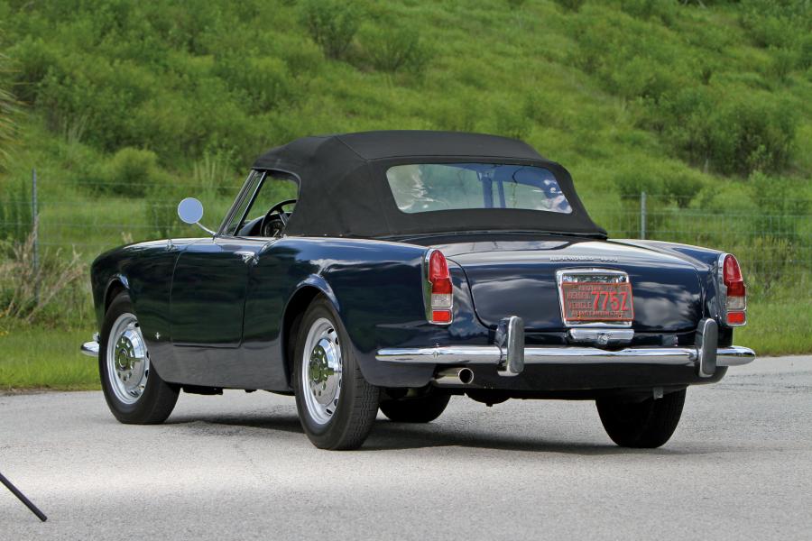  Alfa Romeo 2600 Spider (106) 1962 года  (фото 19 из 39)